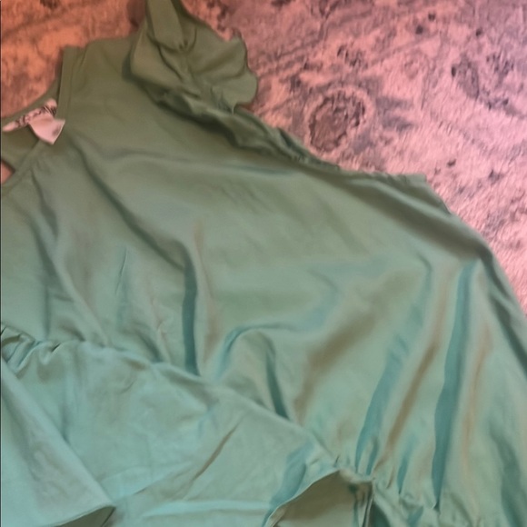 Green Ruched Wrap Midi Dress for Cocktail Parties - Picture 4 of 12